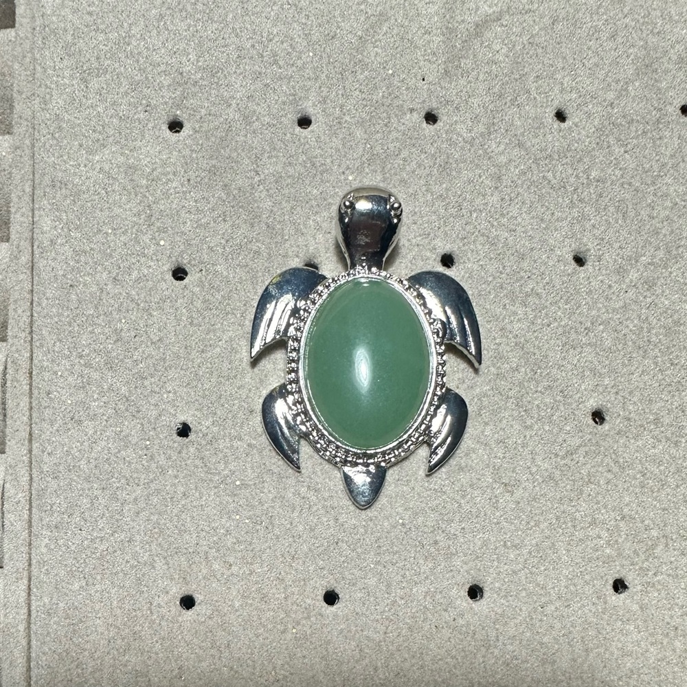 Aventurine Turtle pendant